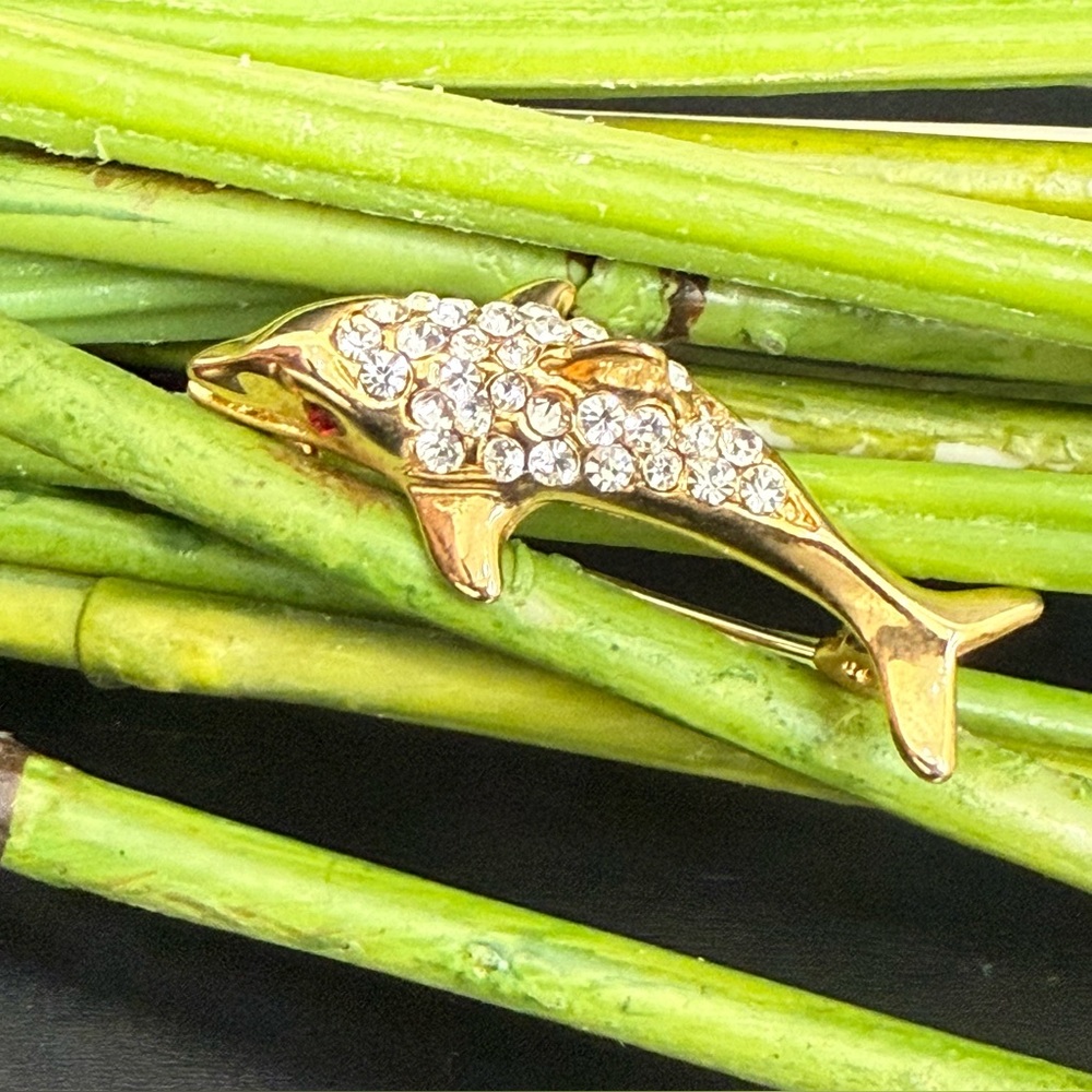 Vintage Unsigned Gold-tone Pave Crystal Rhinestones Small Dolphin Fish Brooch